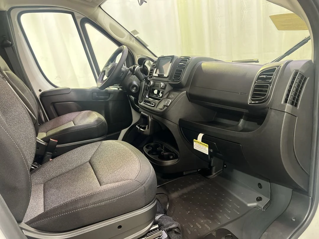 New 2026 Bright White Clear-Coat Exterior Paint RAM Tradesman 1500 Low Roof 118 WB w/Pass Seat image 14