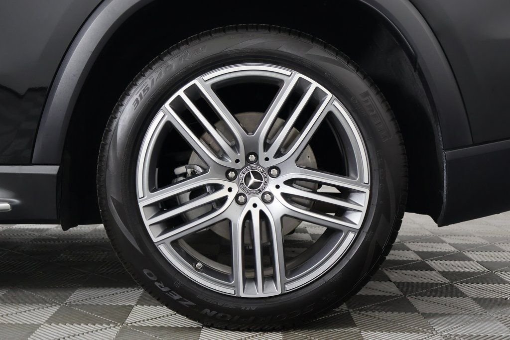 Certified Used 2025 Black Mercedes-Benz GLS 450 image 17