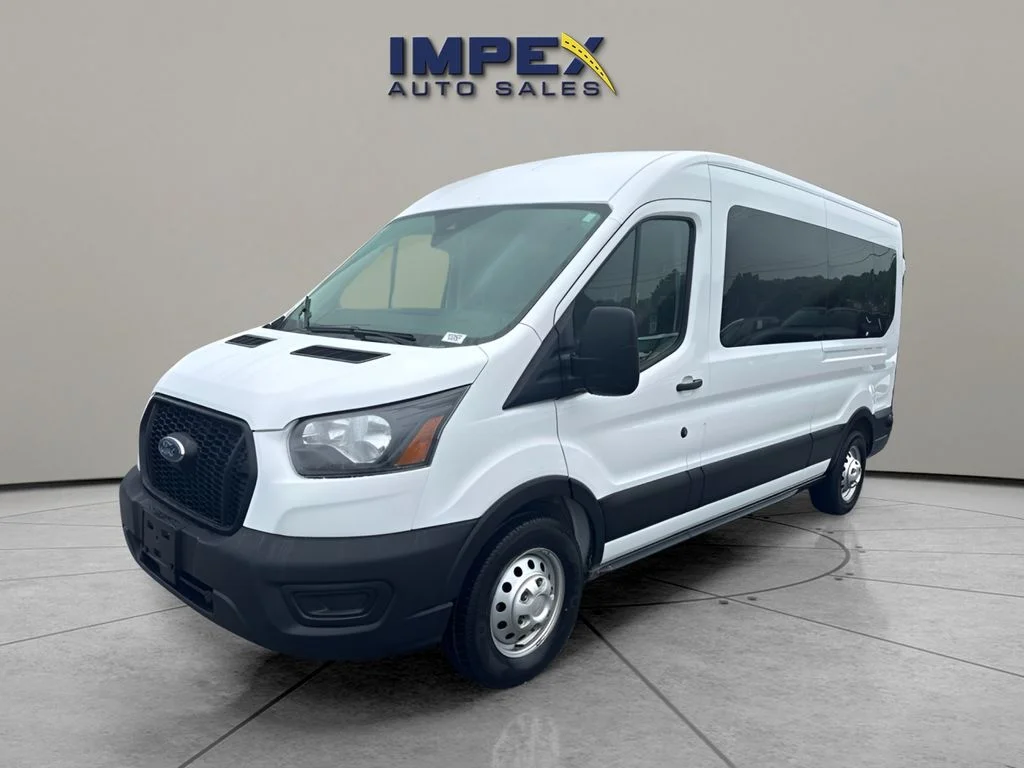 Used 2024 White Ford XL image 1