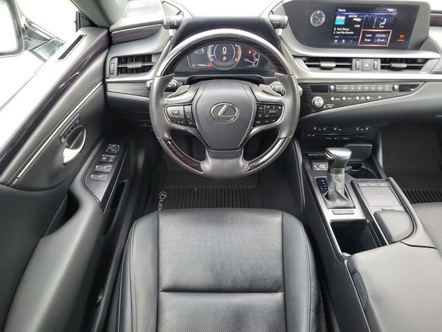 Used 2021 White Lexus 350 image 15
