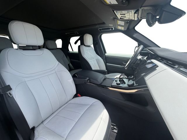 Certified Used 2023 Fuji White Land Rover SE Dynamic image 16