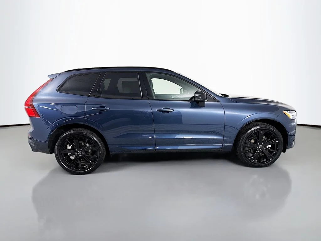 New 2026 Denim Blue Metallic Volvo B5 Ultra Black Edition image 8