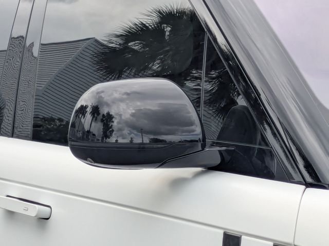 Used 2023 Fuji White Land Rover Autobiography image 12