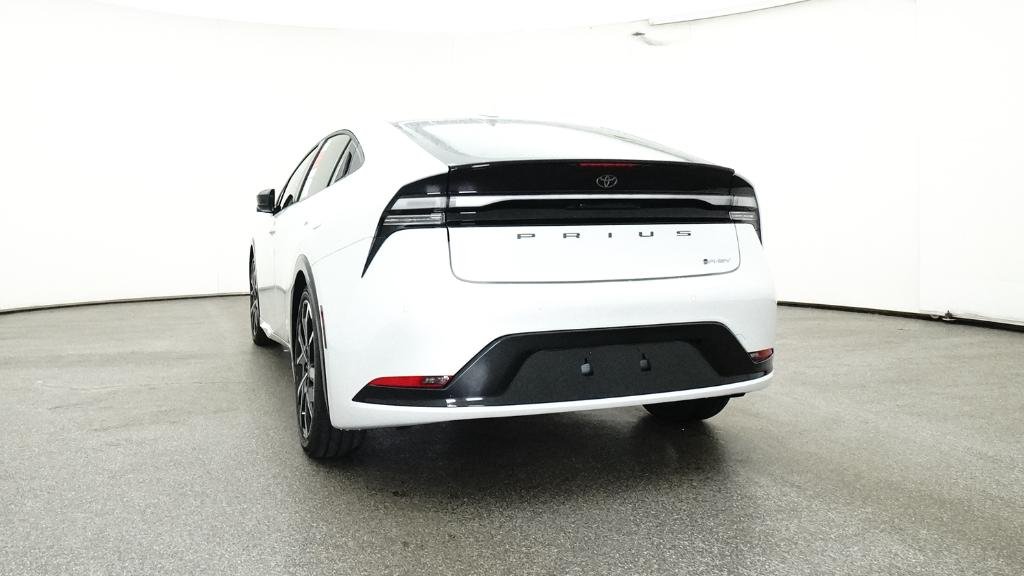 2025 Toyota Prius XSE - Photo 11