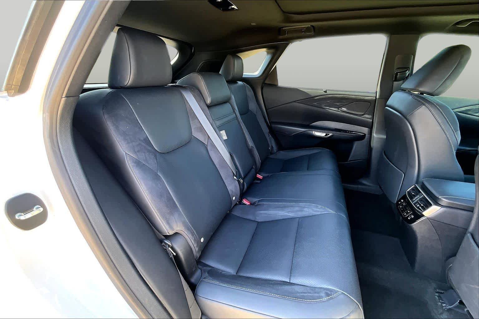 Used 2024 Eminent White Pearl Lexus Luxury image 20