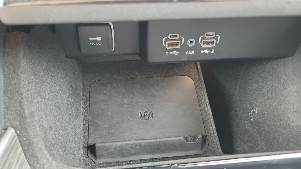Used 2022 White Jeep Series III image 19