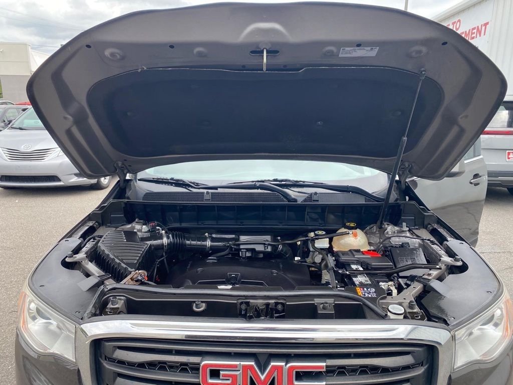 Used 2019 Gray GMC SLE-1 image 30