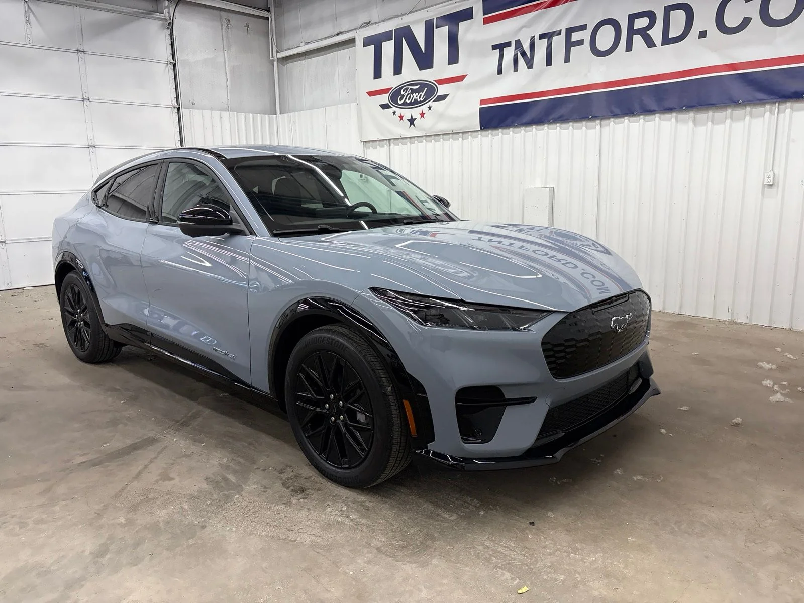 New 2026 Glacier Gray Metallic Tri-coat Ford Premium image 2