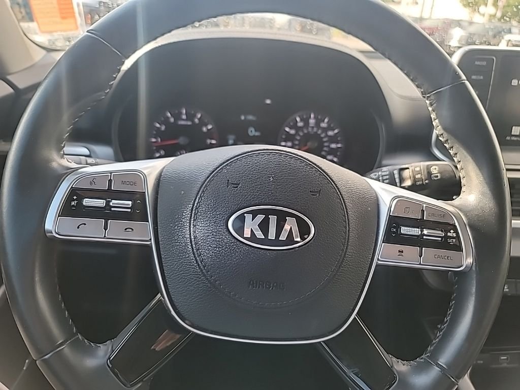 Used 2021 Silver Kia S image 19