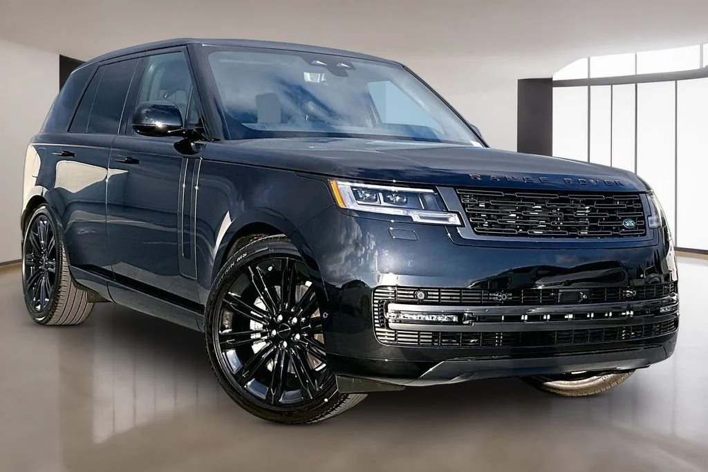 New 2026 Santorini Black LAND ROVER SE image 2