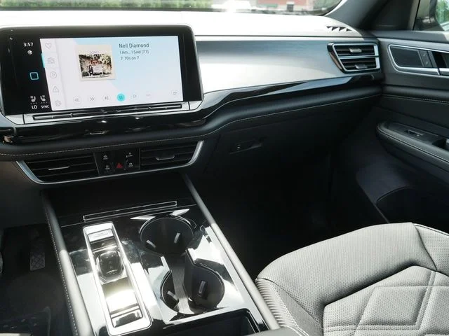 New 2026 Green Volkswagen 2.0T SE w/Technology image 10