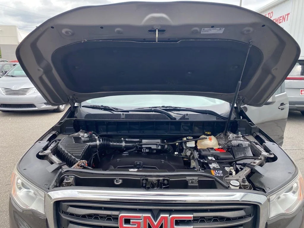 Used 2019 Gray GMC SLE-1 image 30