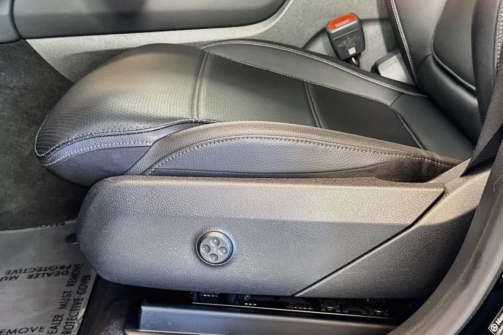 Certified Used 2026 Black Mercedes-Benz GLC 300 image 18