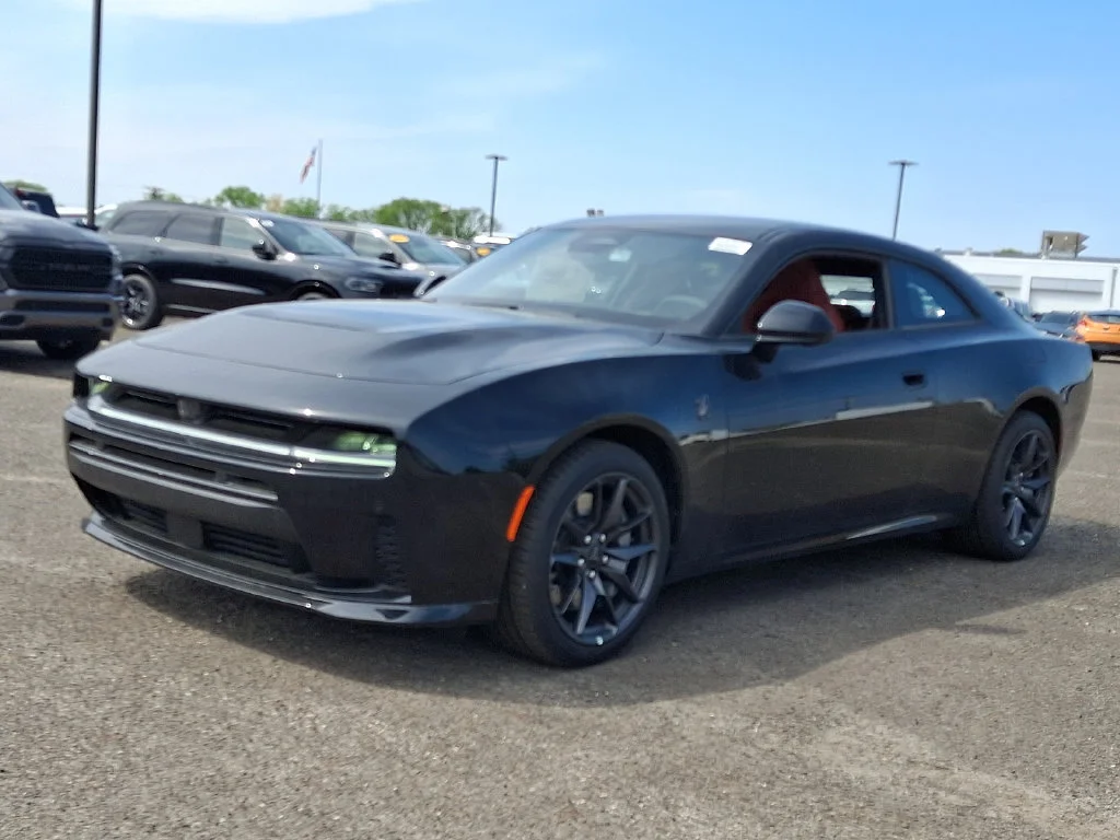 New 2026 Diamond Black Crystal Pearlcoat Dodge Scat Pack Plus image 4