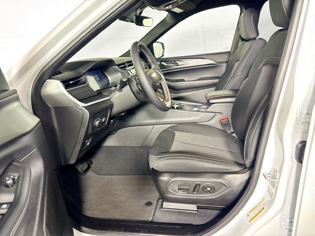 Used 2025 Bright White Clearcoat Jeep Laredo image 11