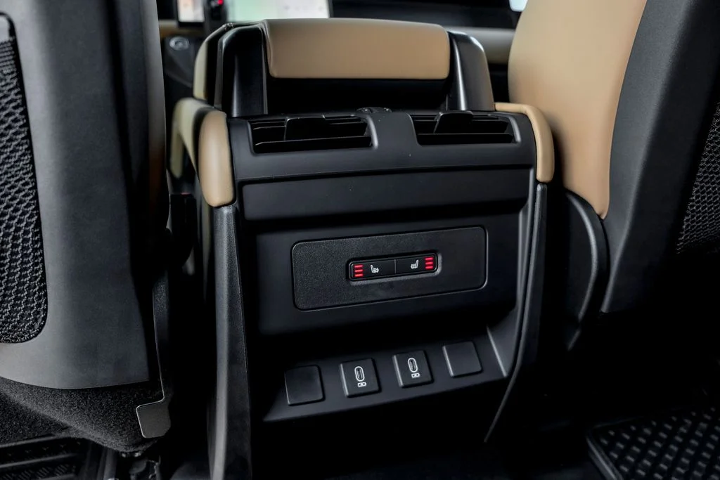 New 2026 Santorini Black Land Rover S image 17