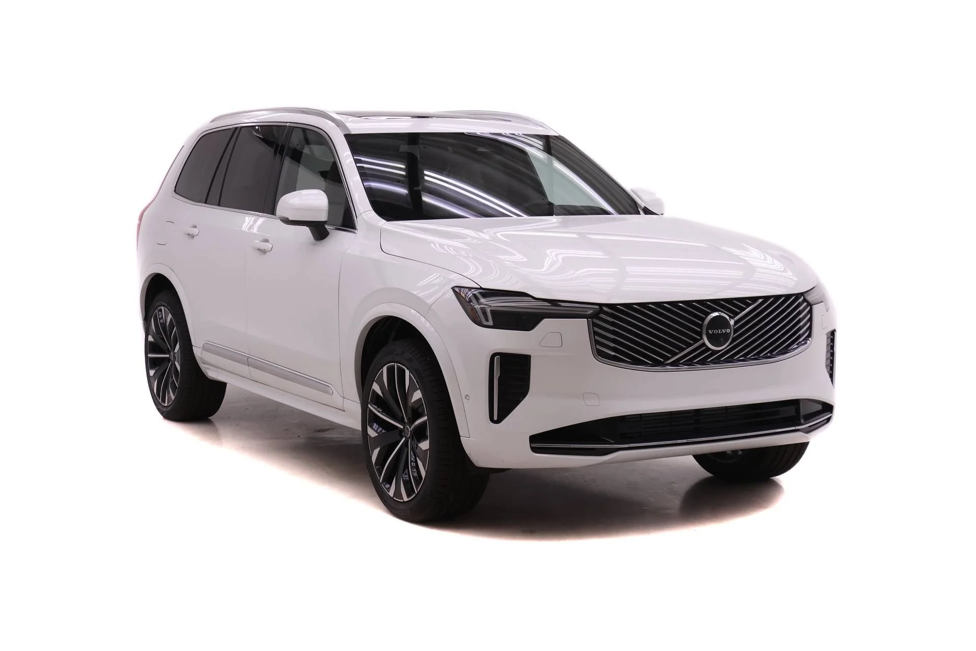New 2026 White Volvo T8 Ultra image 2