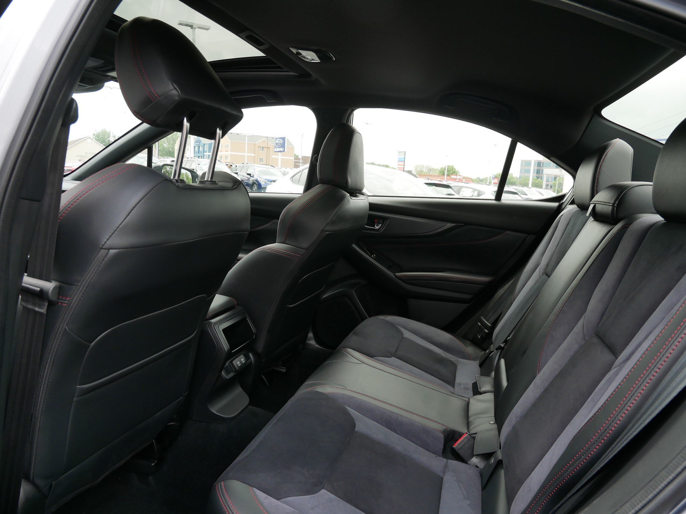 Used 2022 Ice Silver Metallic Subaru GT image 33