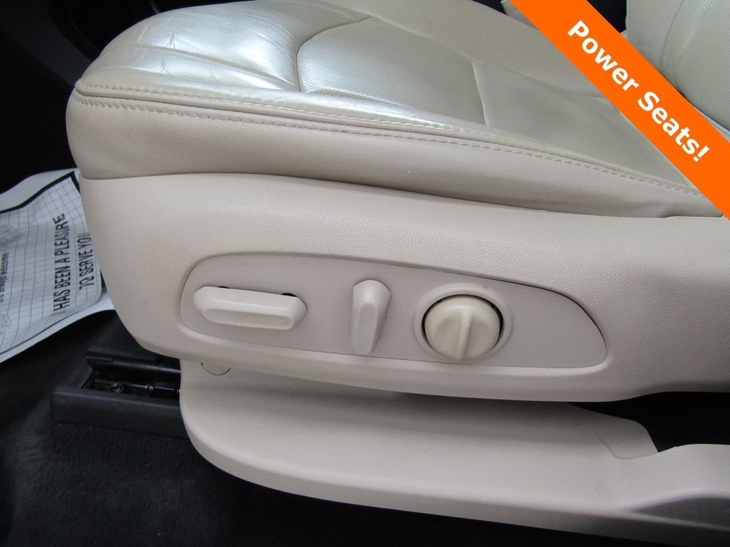 Used 2019 White Buick Essence image 6