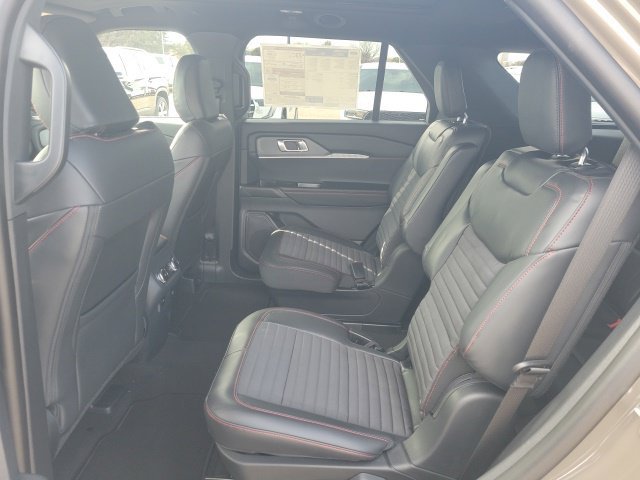 2026 Ford Explorer ST-Line - Photo 52