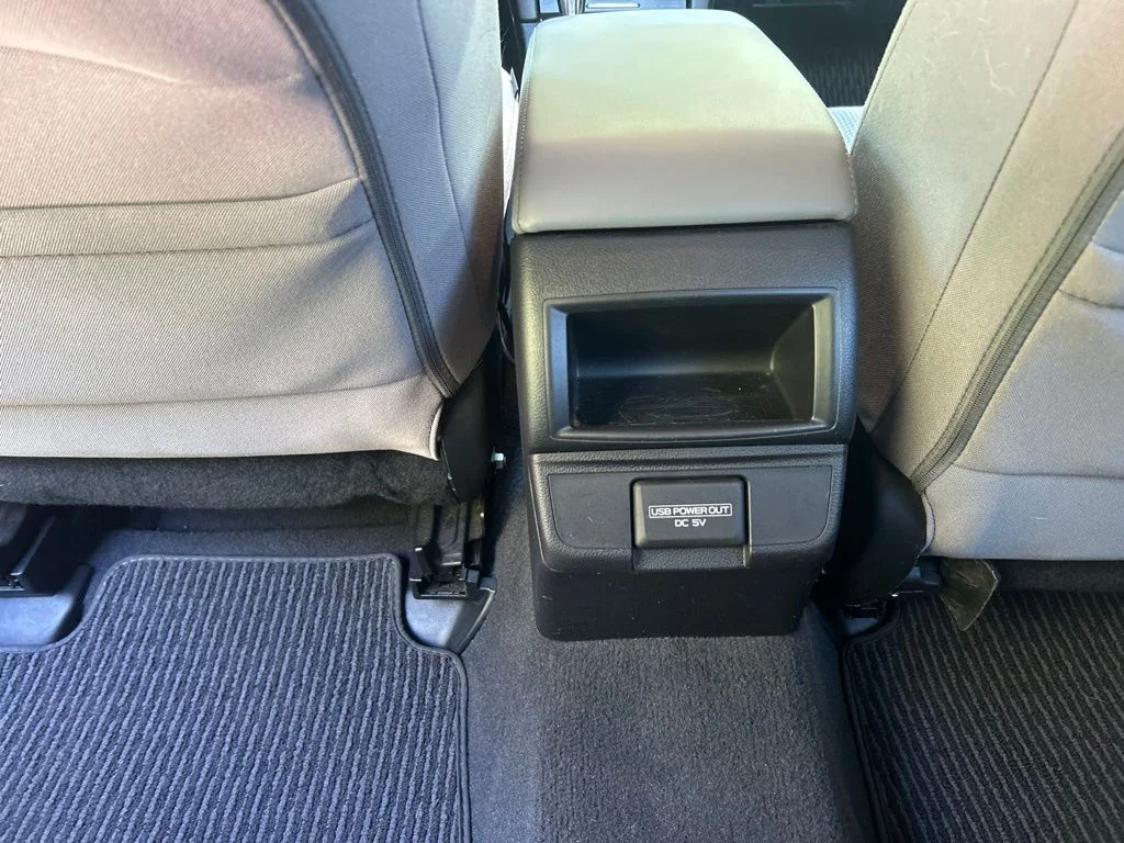 Used 2018 Blue Subaru 2.5i Premium image 28