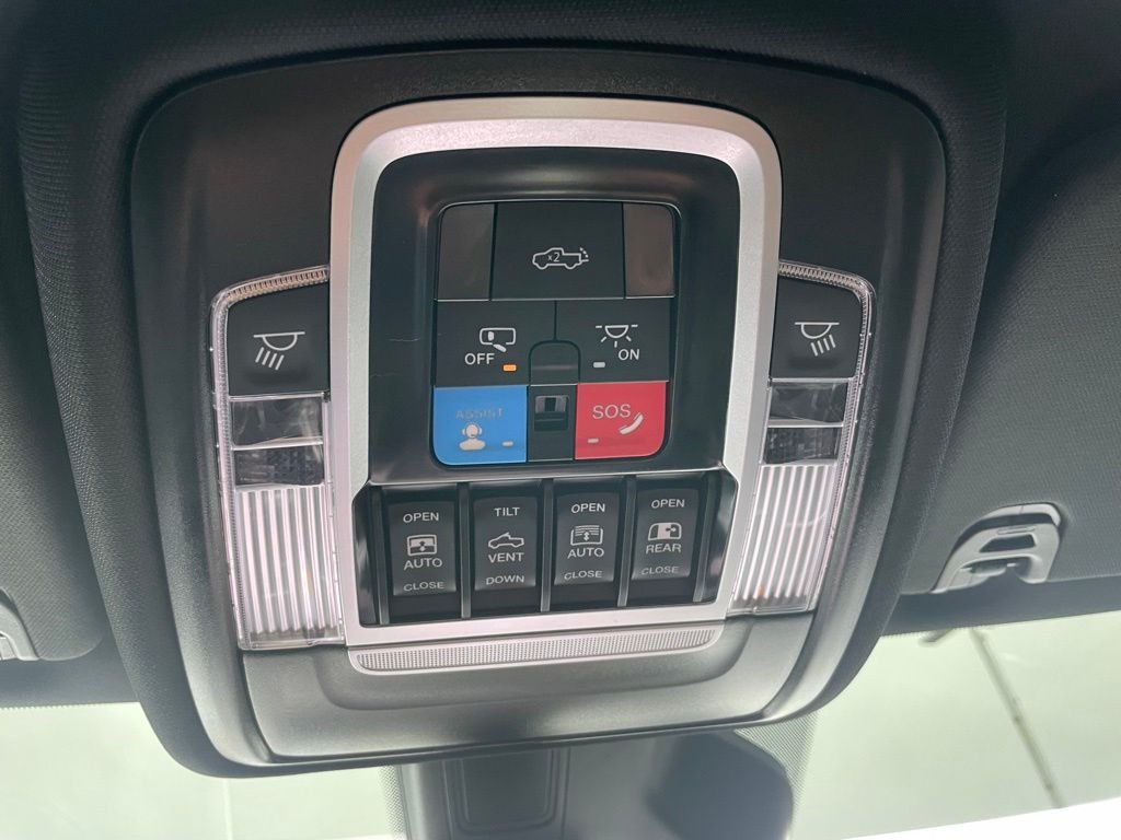 Used 2025 White Ram Limited image 21
