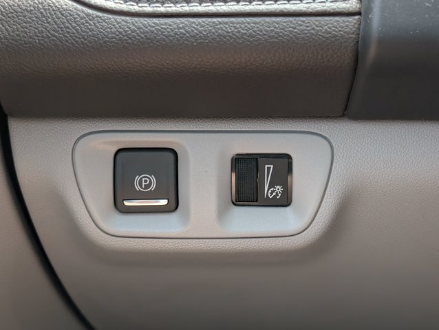 Used 2023 White GMC SLE image 18