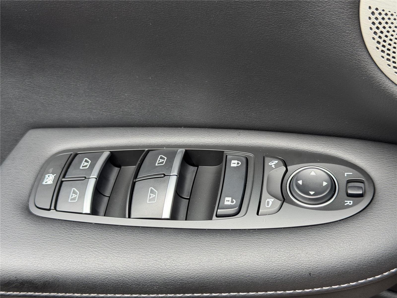 Certified Used 2023  INFINITI SPORT image 21