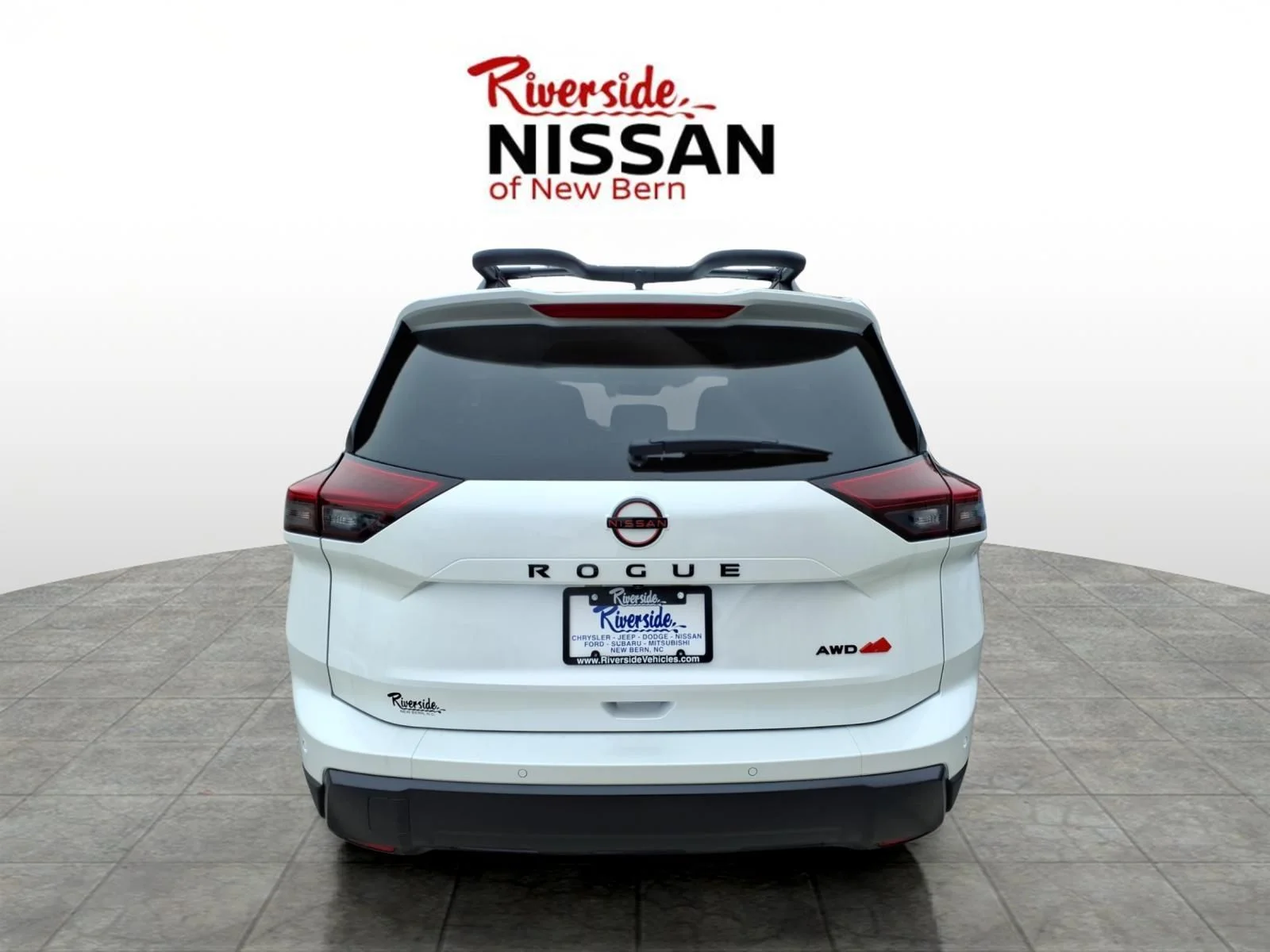 New 2026 Everest White Pearl TriCoat Nissan Rock Creek® image 2