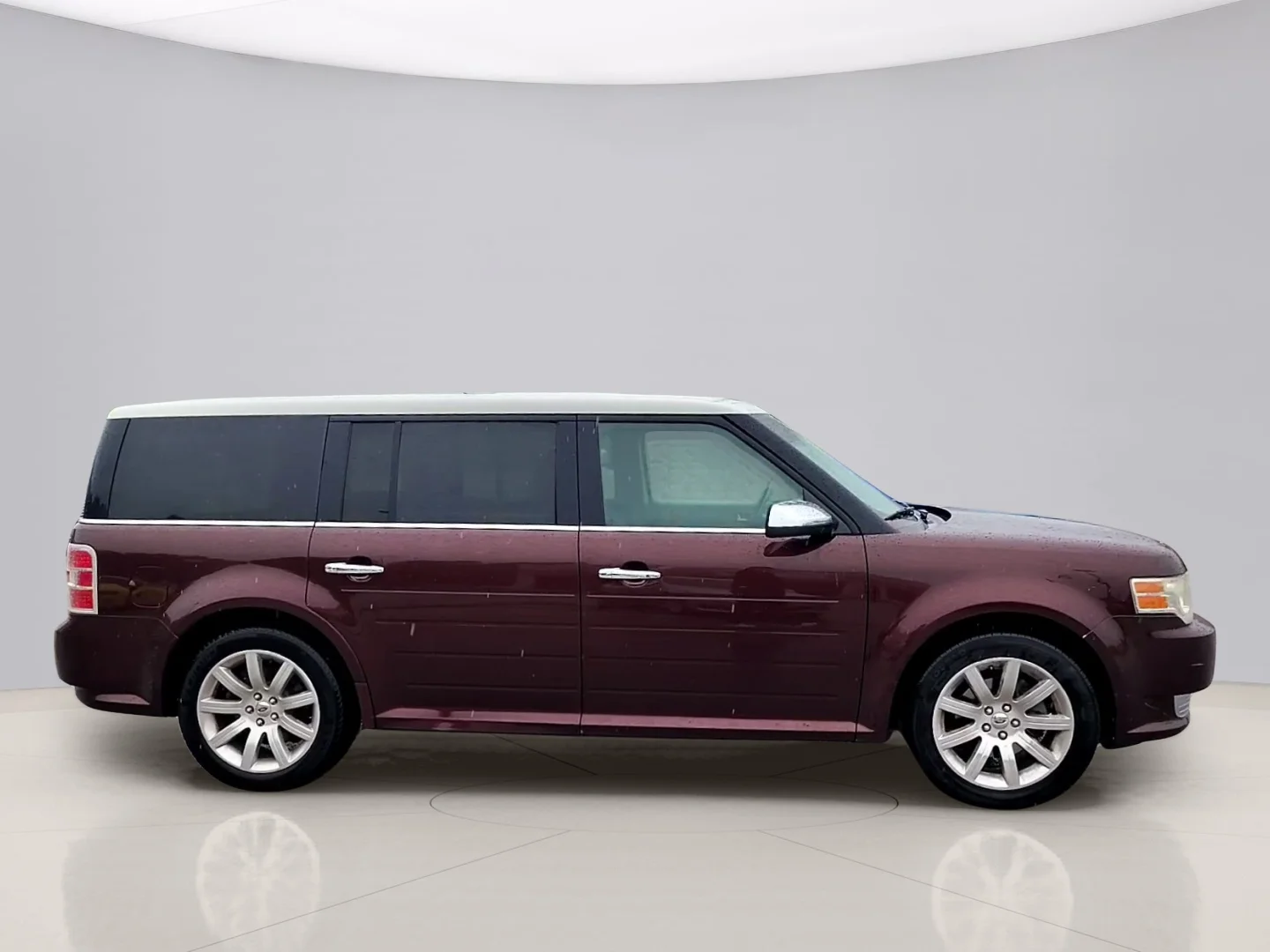 Used 2009 Red Ford LIMITED image 6