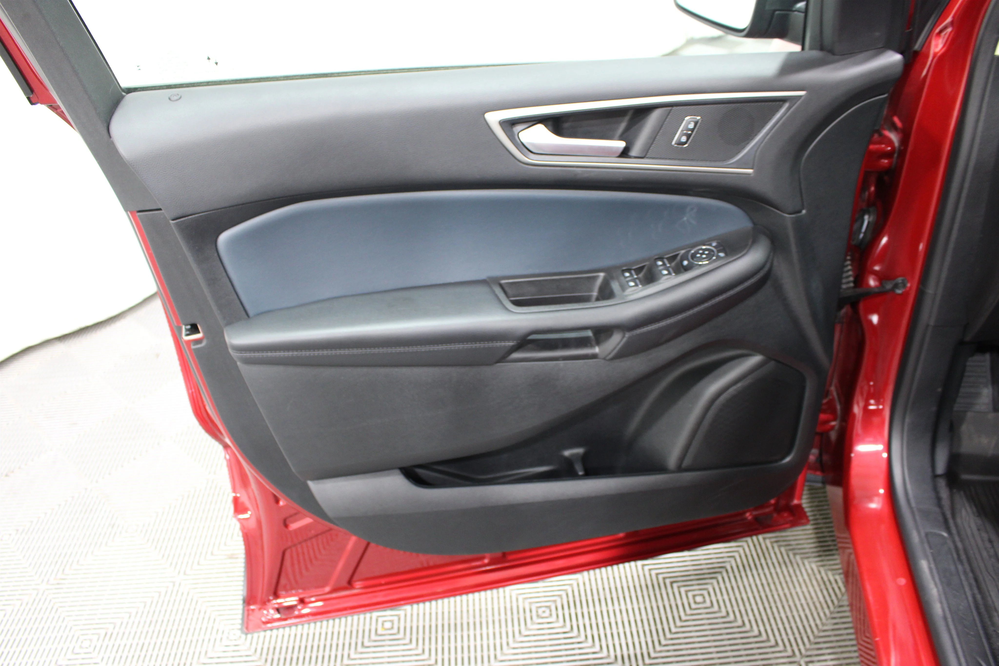 2024 Ford Edge SEL - Photo 6