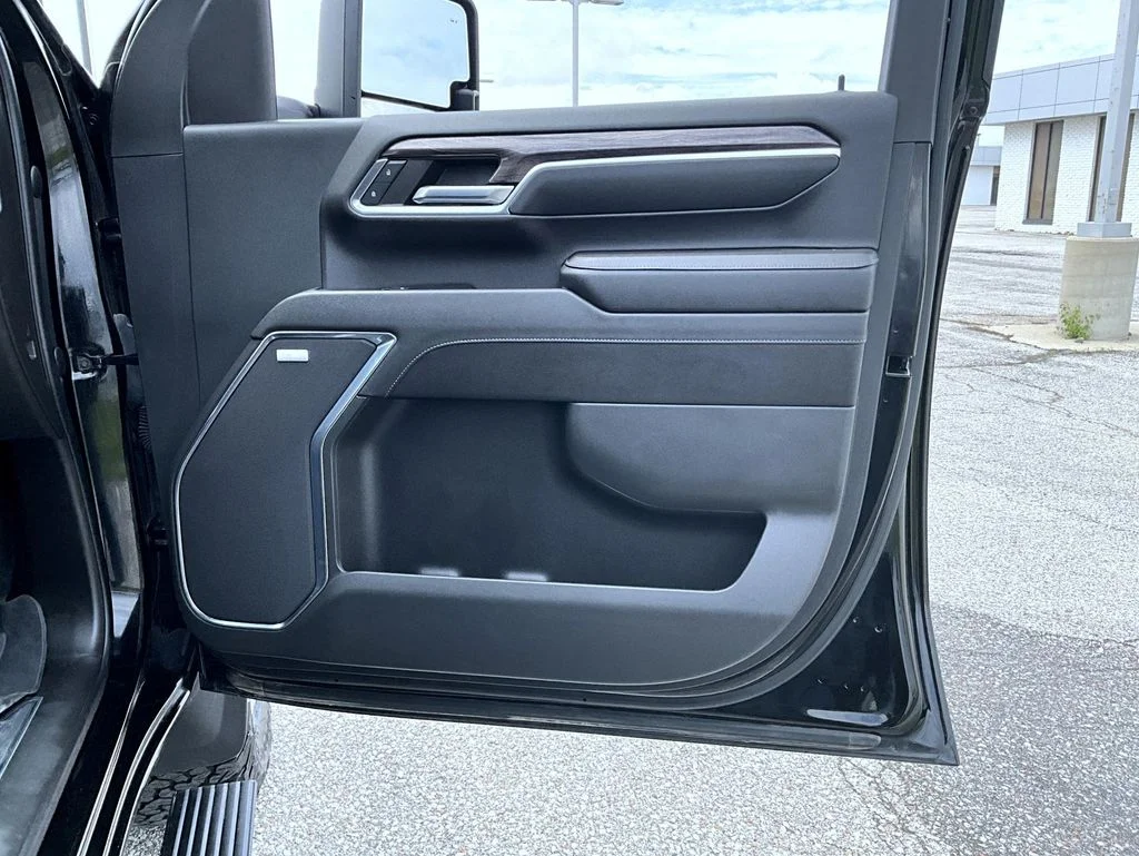 2024 Chevrolet Silverado 3500HD LTZ - Photo 16