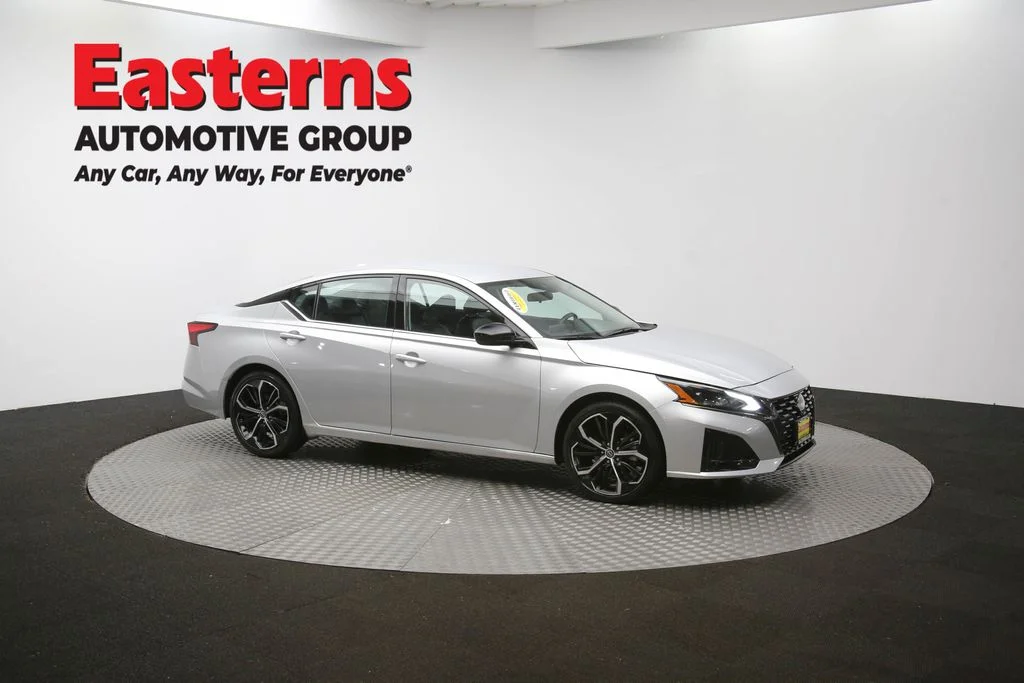 Used 2024 Silver Nissan 2.5 SR image 46