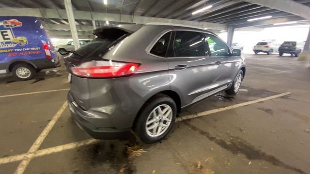 Used 2022 Gray Ford SEL image 9