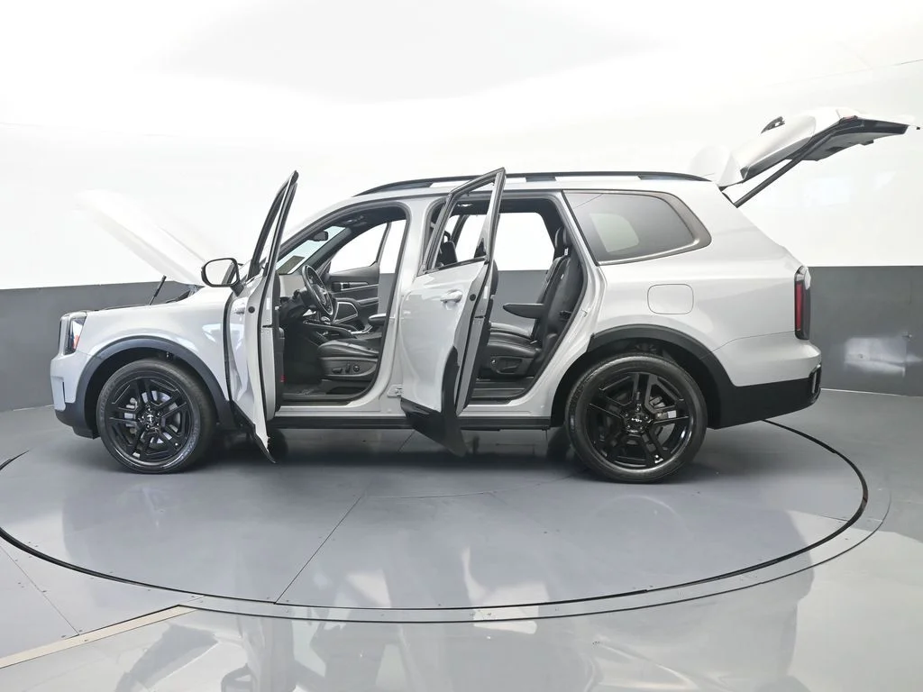 Used 2024 Wolf Gray Kia EX X-Line image 77