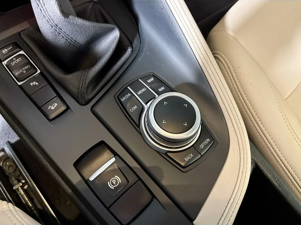 Used 2019 Green BMW xDrive28i image 15