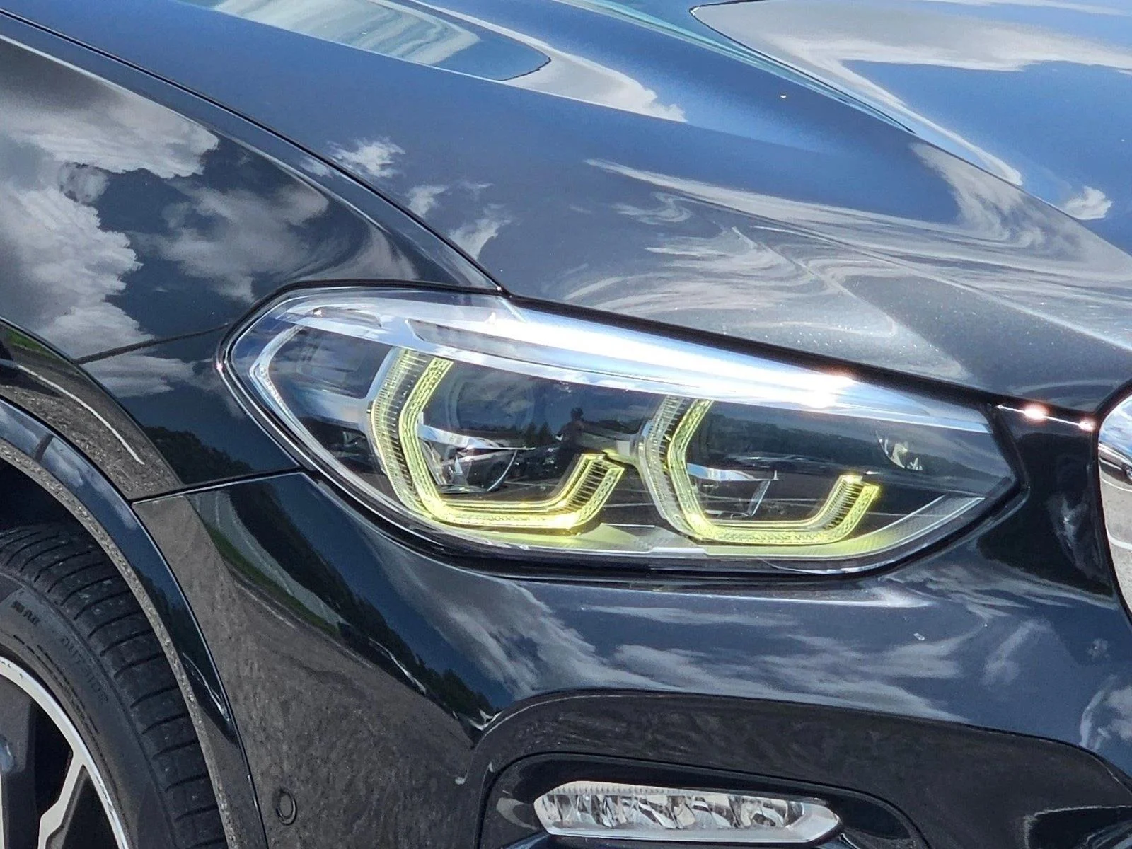 Used 2018 Black Sapphire Metallic BMW xDrive30i image 5
