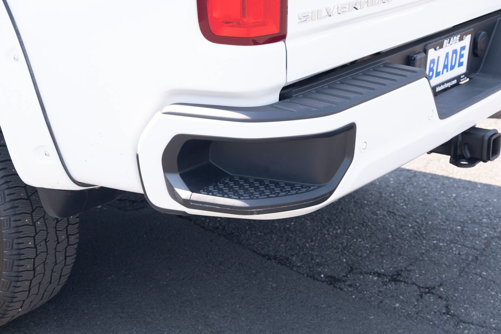 Used 2024 Summit White Chevrolet High Country image 31