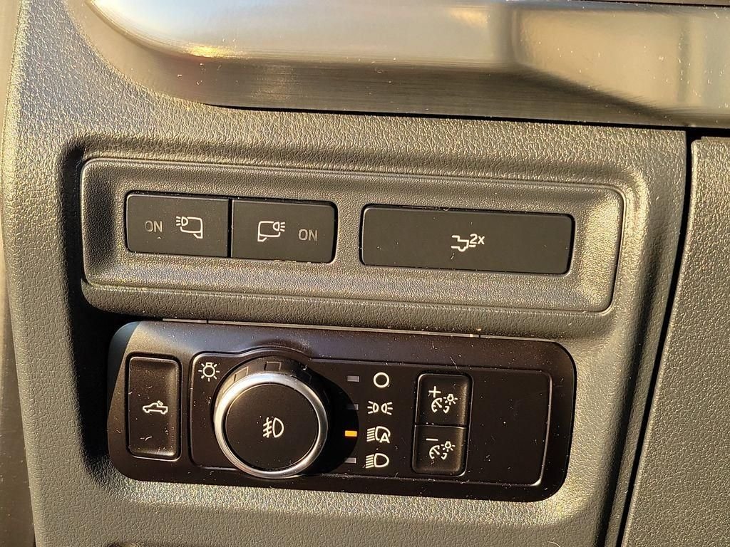 Used 2023 Red Ford Lariat image 11