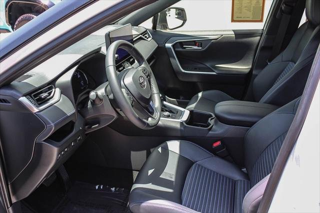 Certified Used 2024 MID BLK/WIND CHILL Toyota  image 18