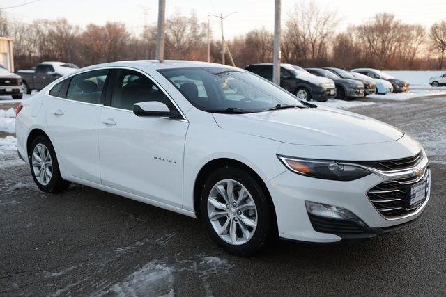 Used 2024 Summit White Chevrolet LT image 4