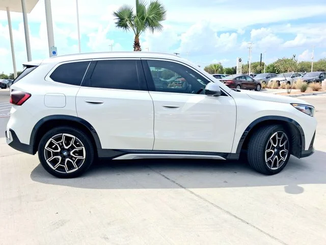 Used 2024 White BMW xDrive28i image 8