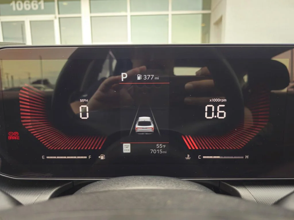 Used 2025 Red Kia LXS image 41