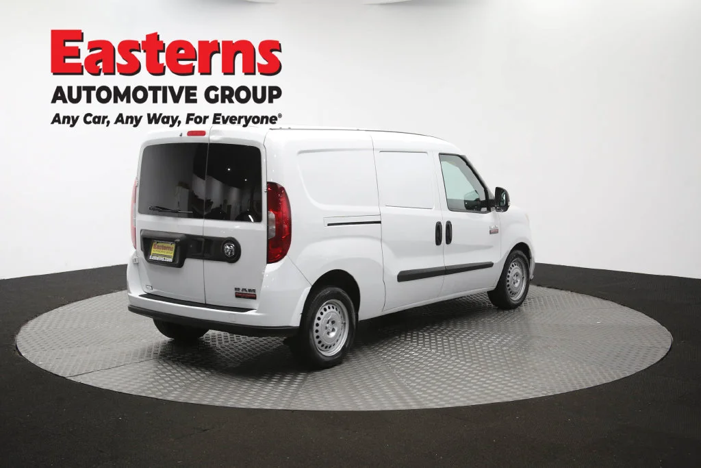 Used 2022 White Ram Base image 41