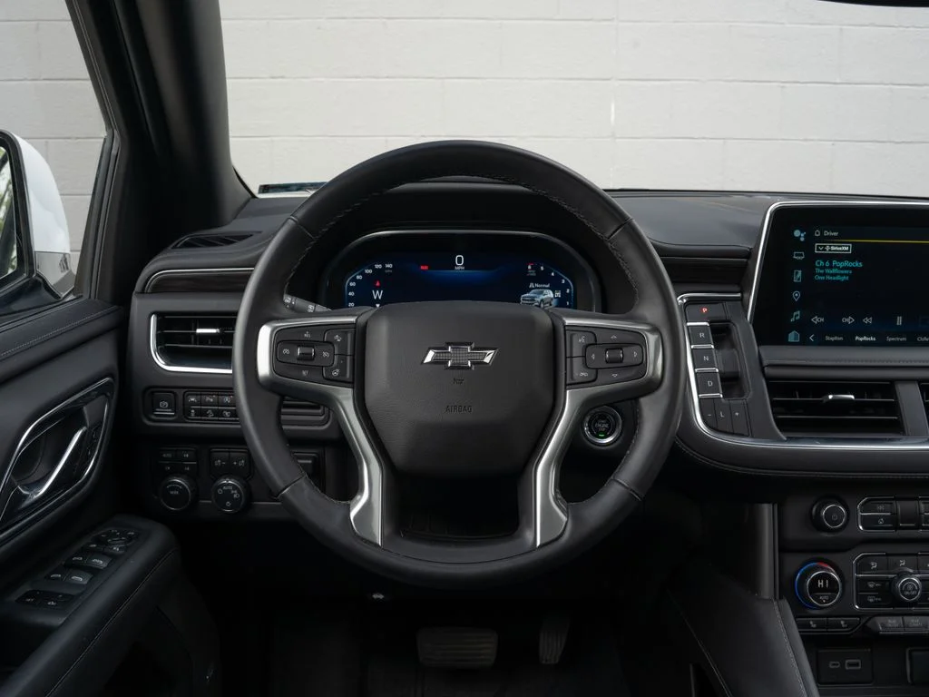 Used 2023 White Chevrolet Z71 image 24