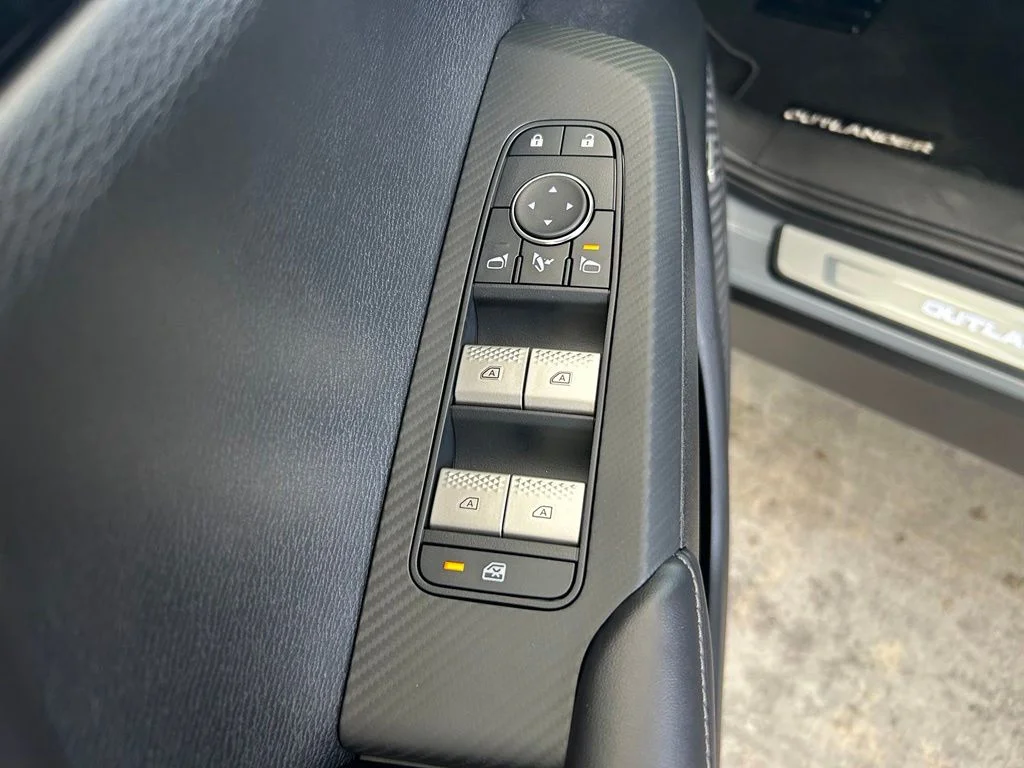 New 2026 Gray Mitsubishi SE S-AWC image 39