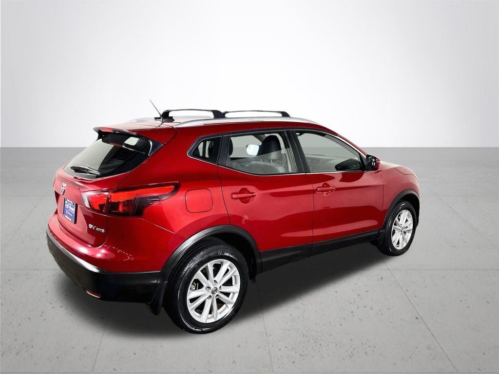 Used 2017 Red Nissan SV image 6