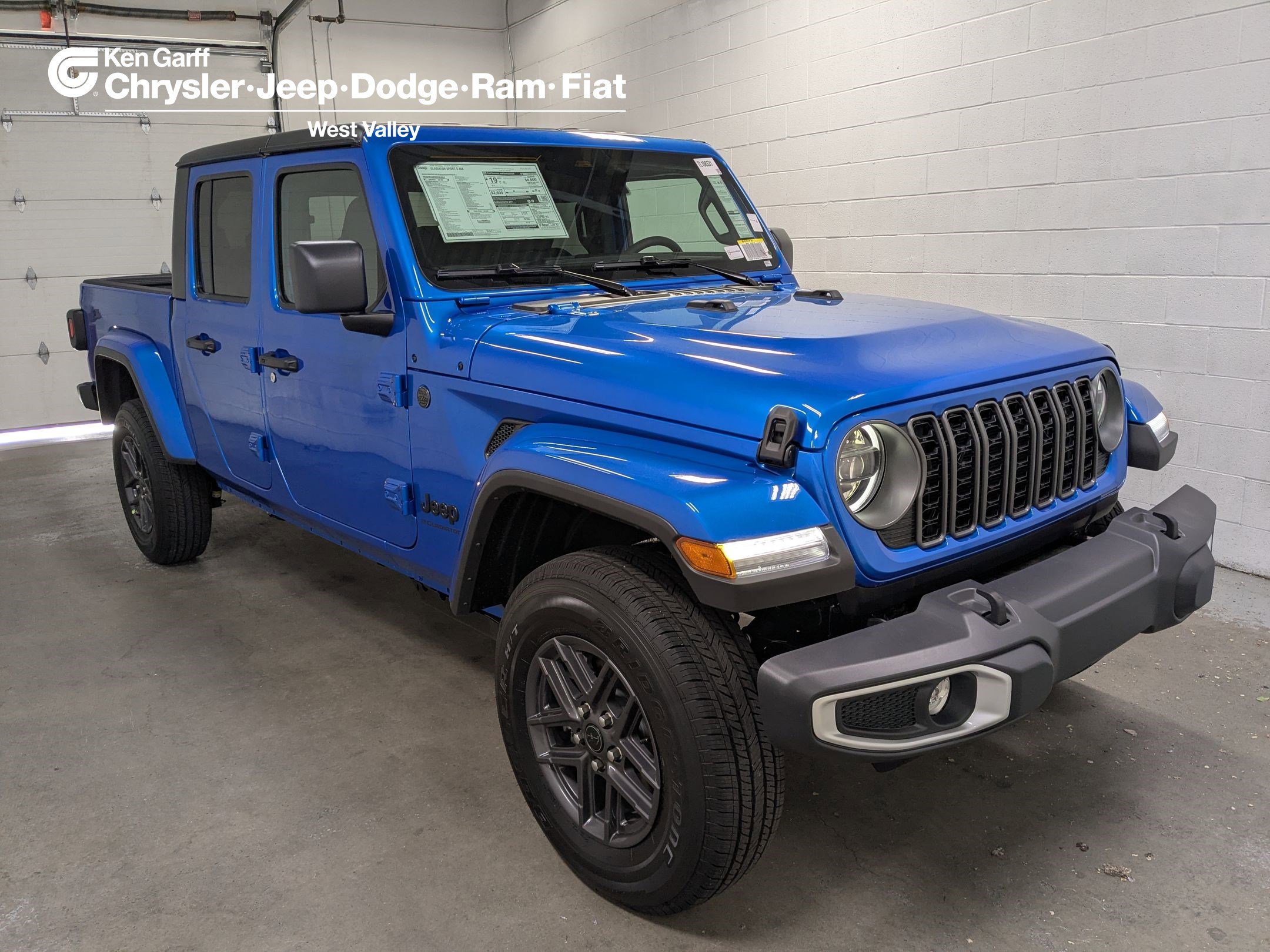 2026 Jeep Gladiator Sport S Auto's photo