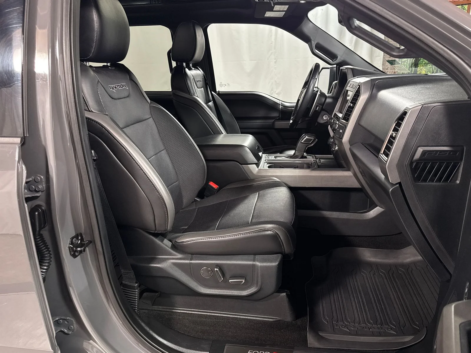 2020 Ford F-150 Raptor Raptor - Photo 29