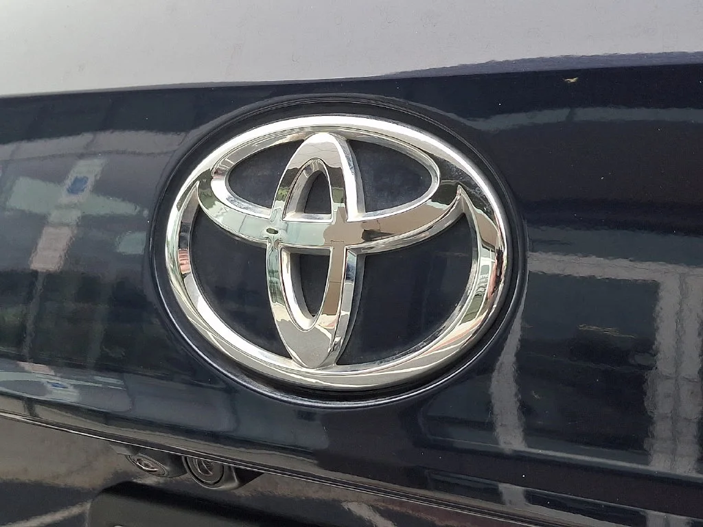 Used 2022  Toyota Platinum image 35
